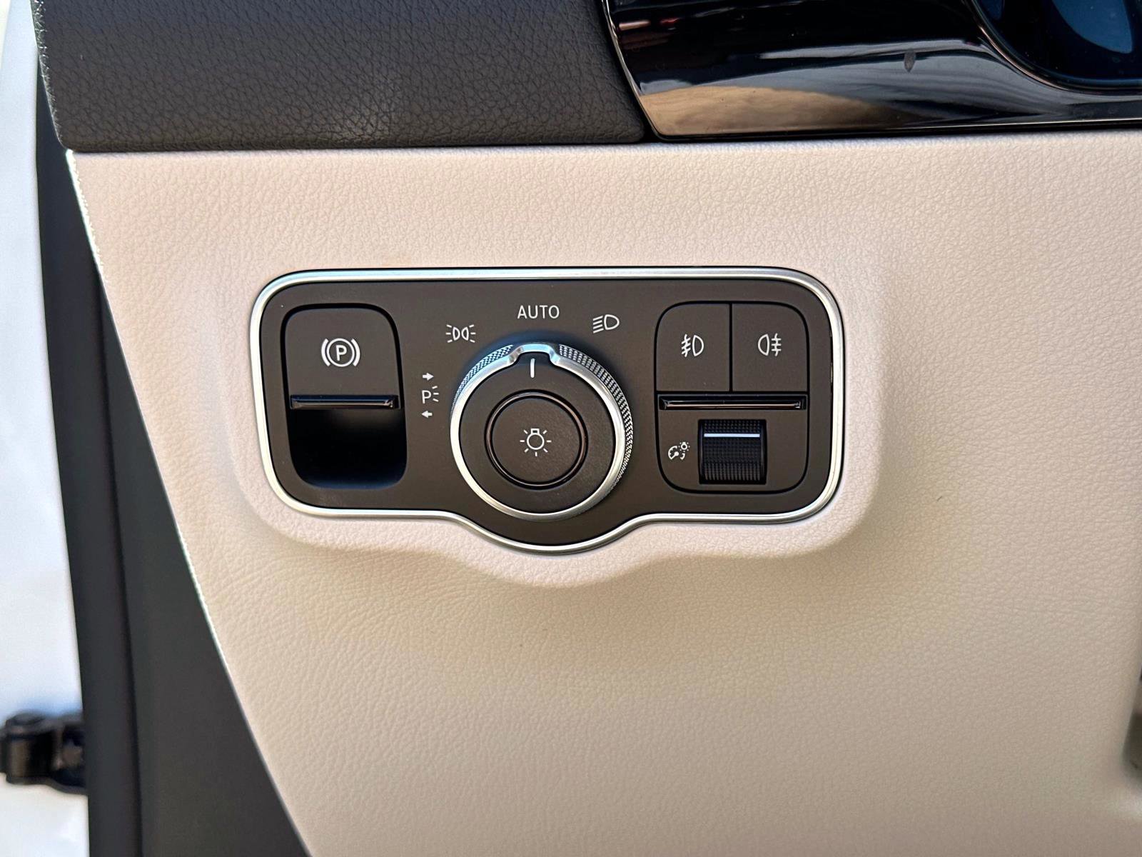 Certified 2025 Mercedes-Benz GLA 250 image 28