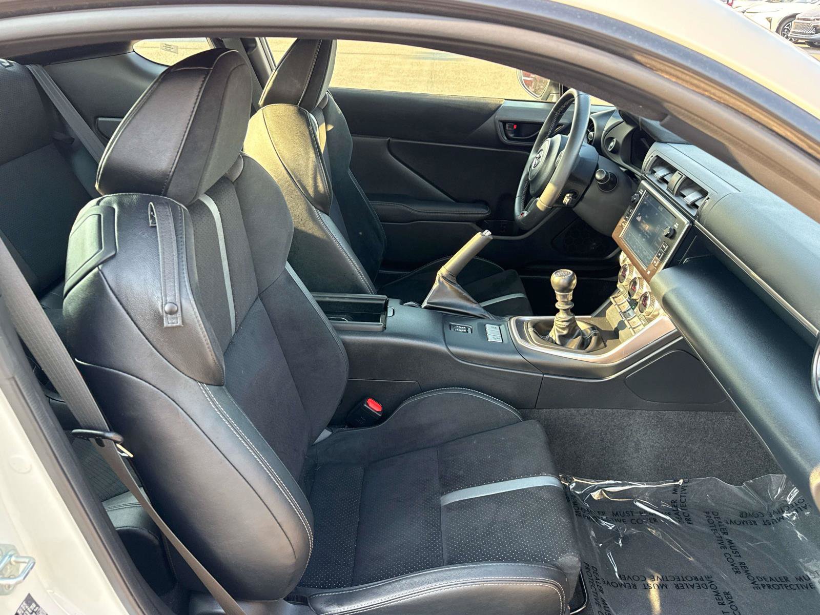 Used 2025 Toyota GR86 Premium w/ ALL Weather Mat Package (TMS) RWD image 17