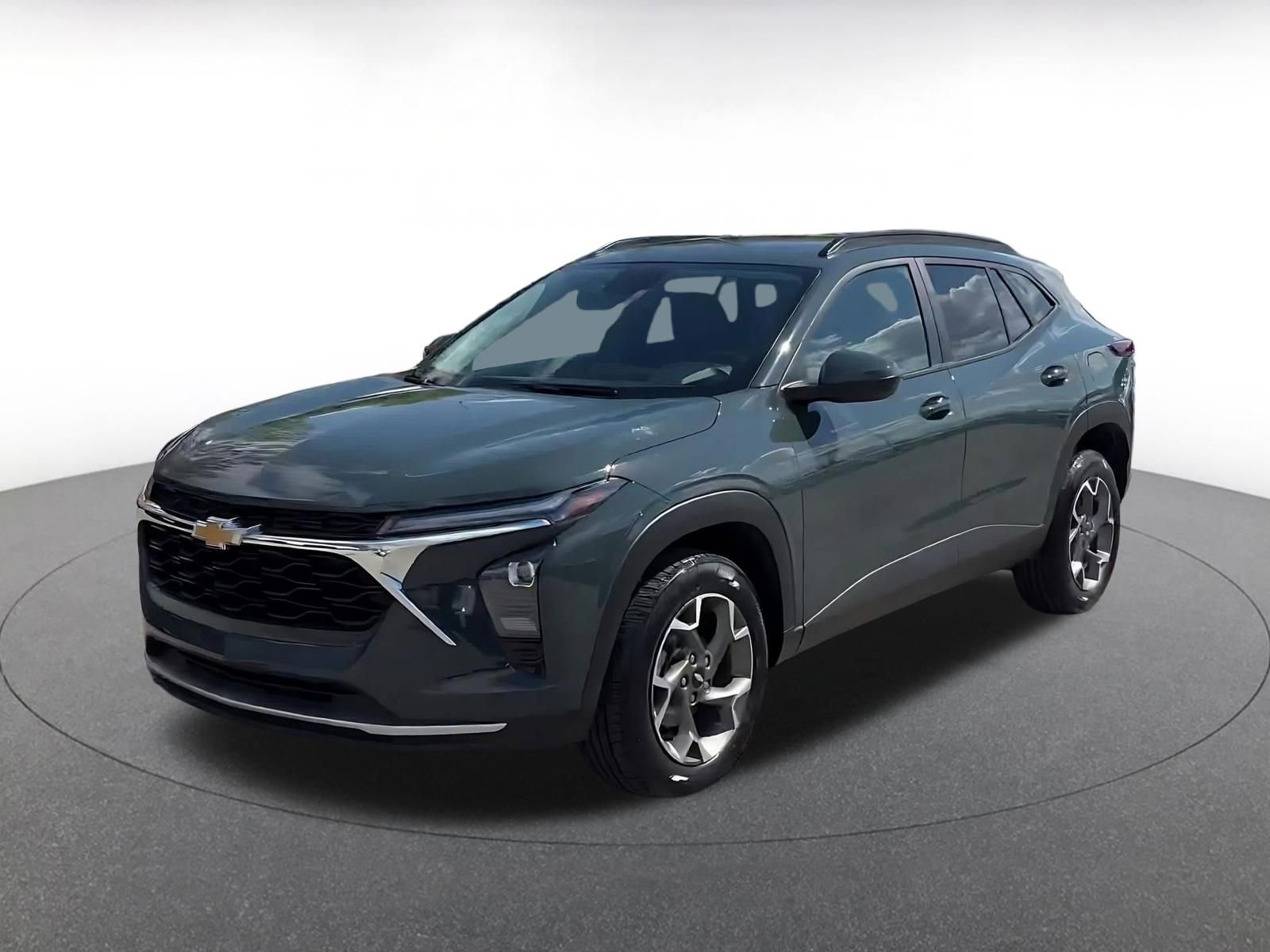 Used 2025 Chevrolet Trax LT w/ LT Convenience Package FWD image 7
