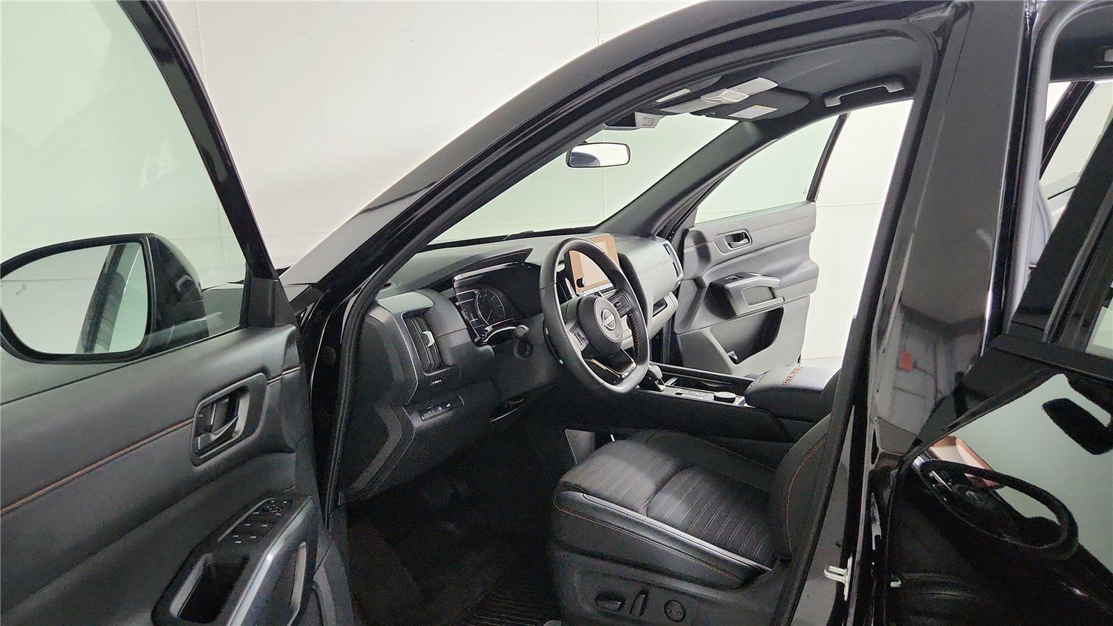 Certified 2025 Nissan Pathfinder Rock Creek AWD/4WD image 9