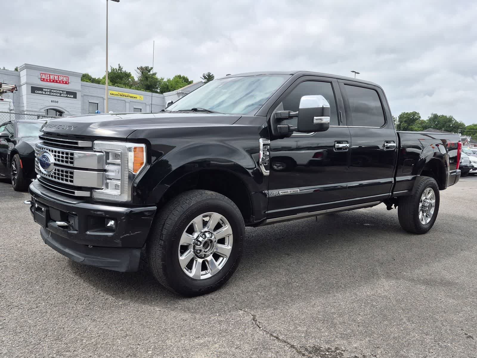 Used 2018 Ford F350 Platinum w/ Platinum Ultimate Package AWD/4WD image 4