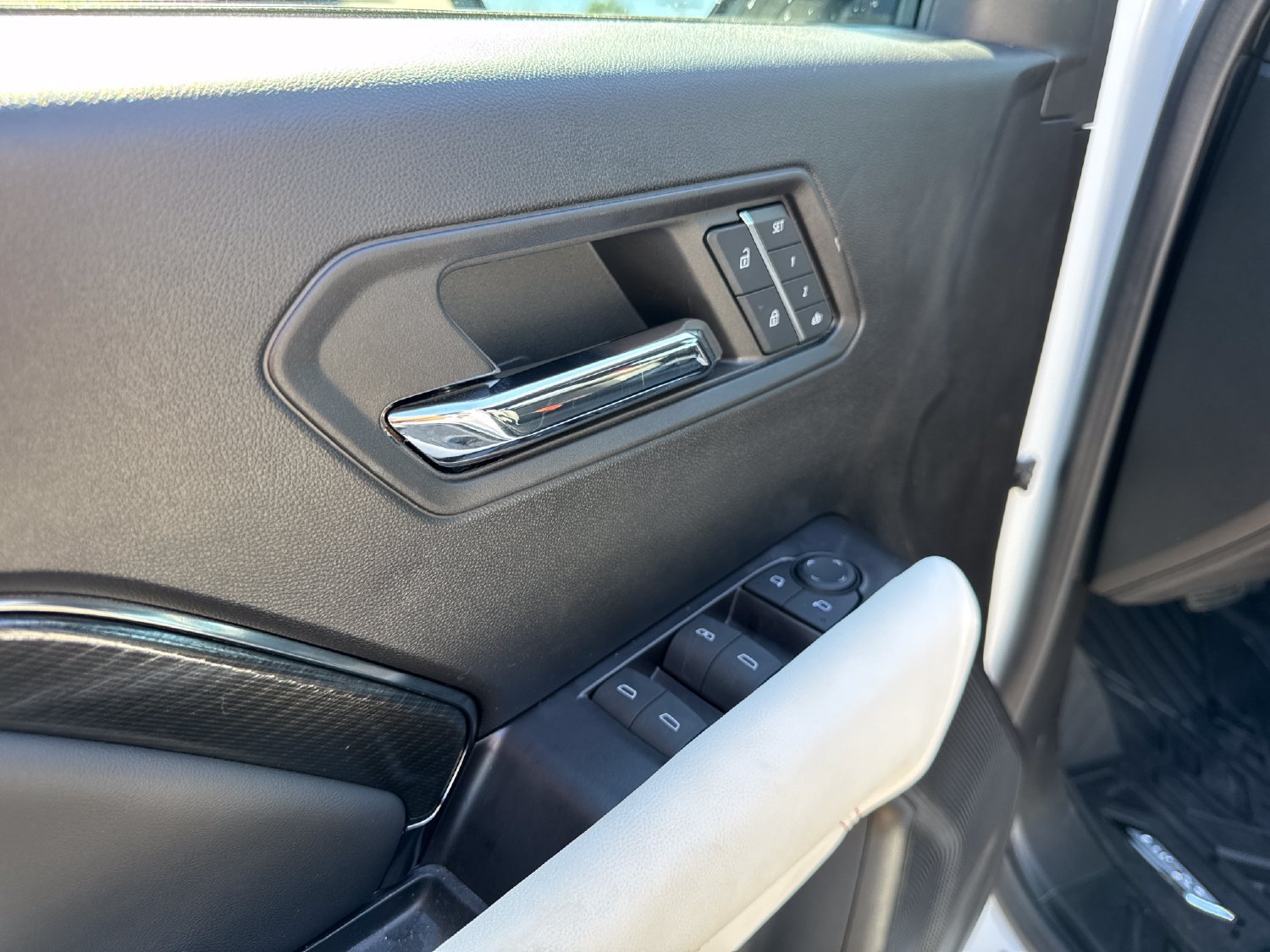Used 2024 GMC Canyon AT4X AWD/4WD image 11