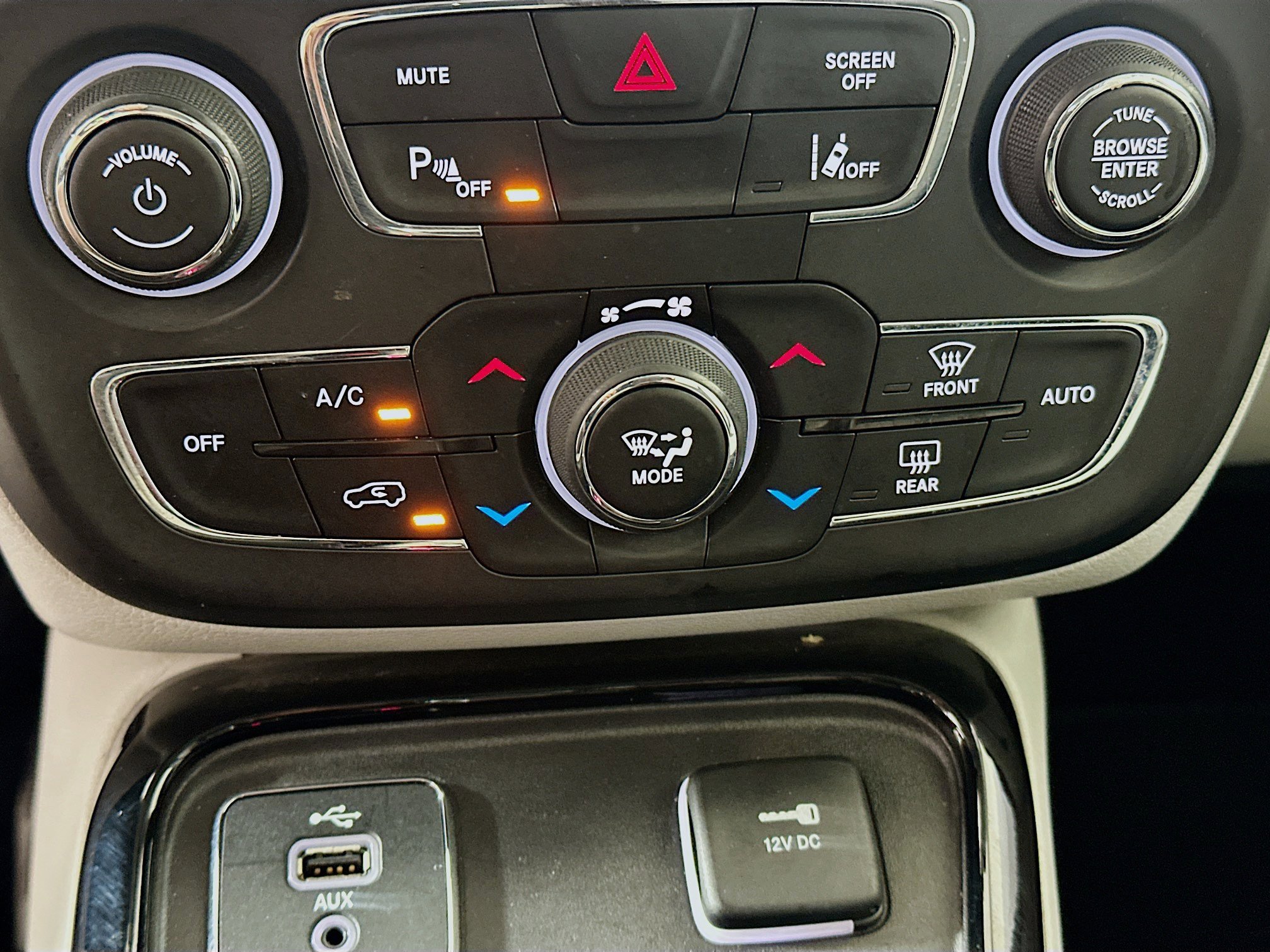 Used 2018 Jeep Compass Limited w/ Navigation Group FWD image 24