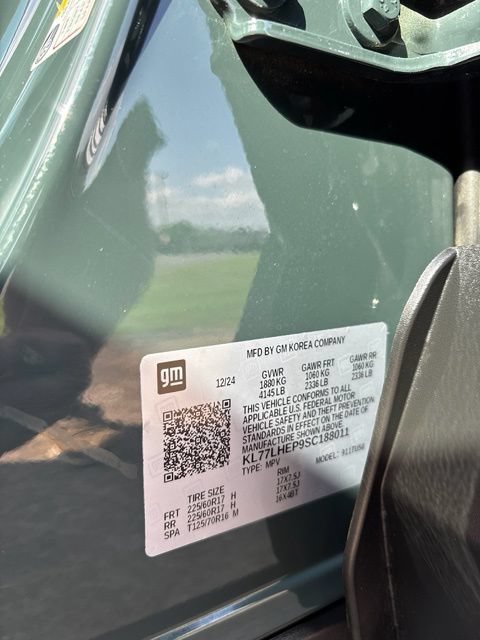 Used 2025 Chevrolet Trax LT FWD image 30