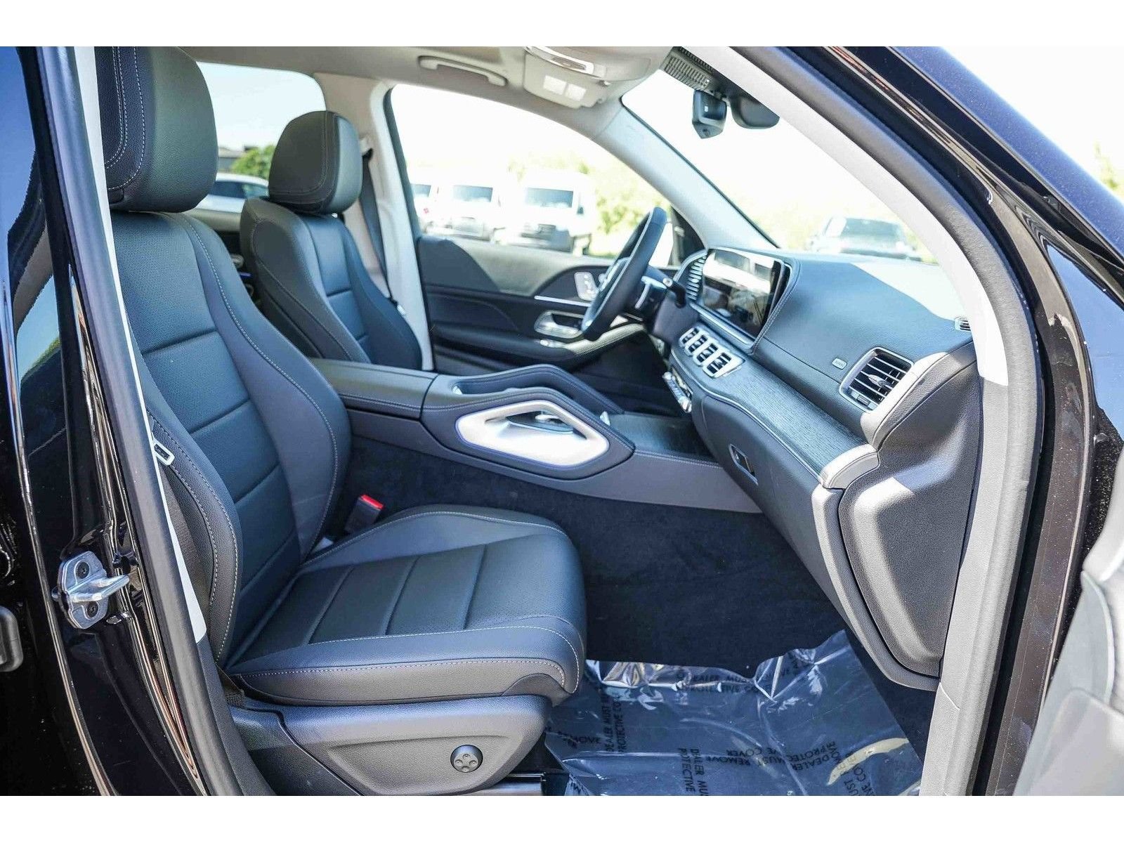 New 2026 Mercedes-Benz GLS 450 4MATIC image 16
