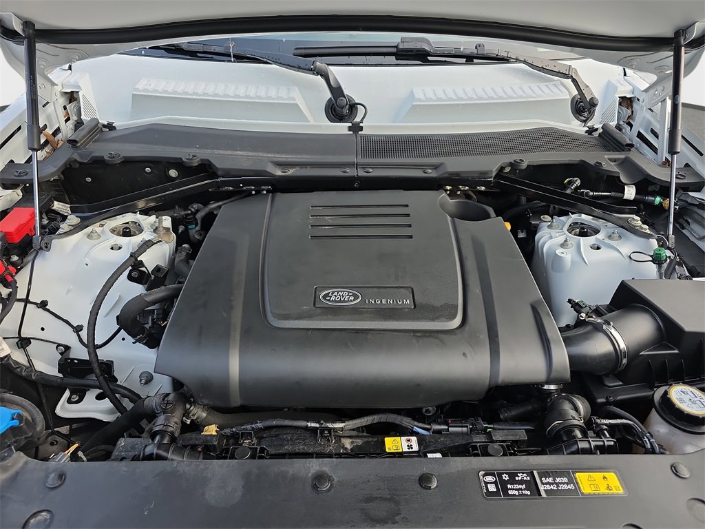 Used 2025 Land Rover Defender 110 S image 31