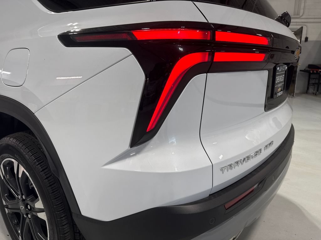 New 2027 Chevrolet Traverse LT w/ Sun and Wheel Package AWD/4WD image 56
