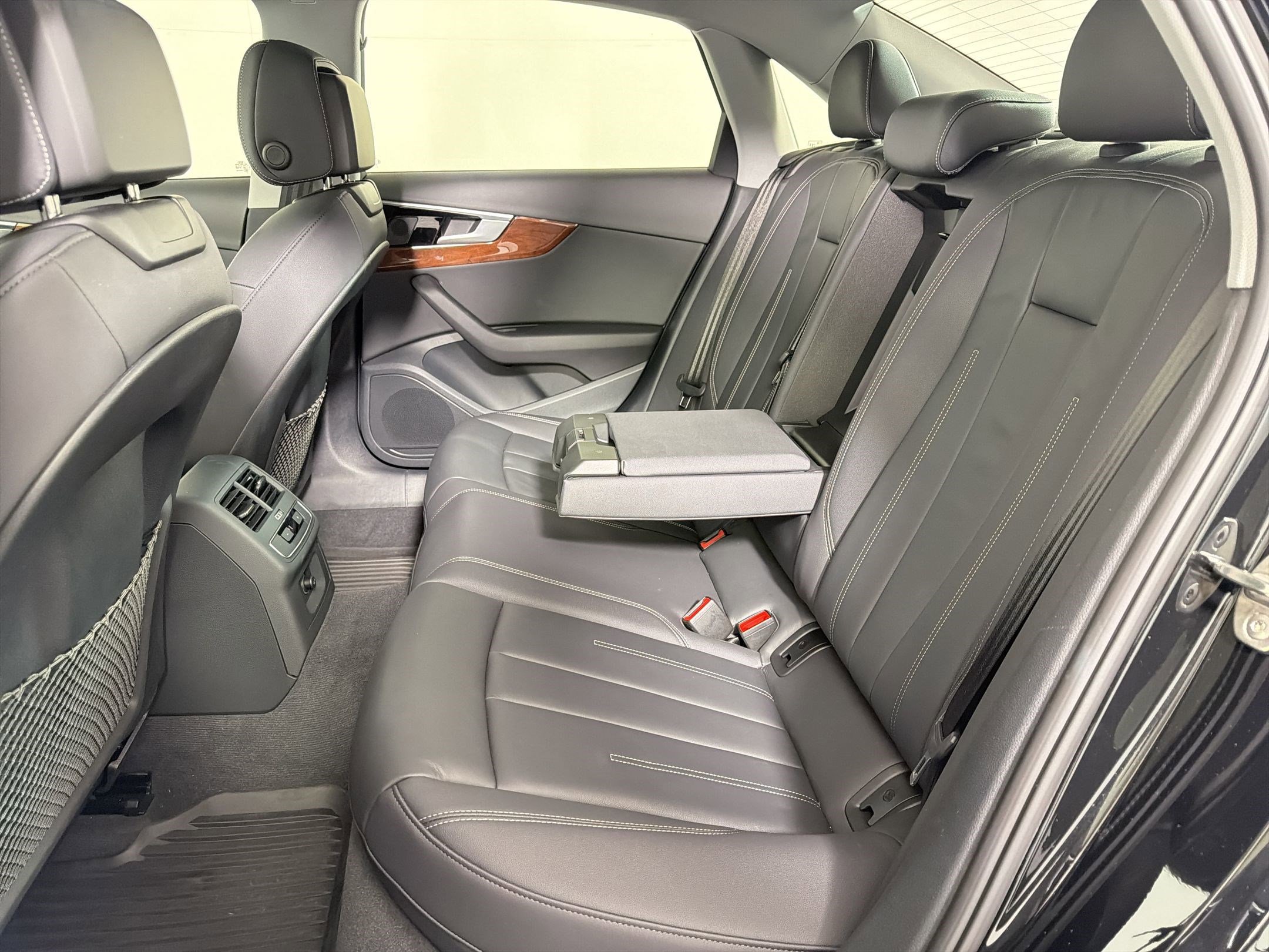 Used 2023 Audi A4 2.0T Premium w/ Convenience Package image 15