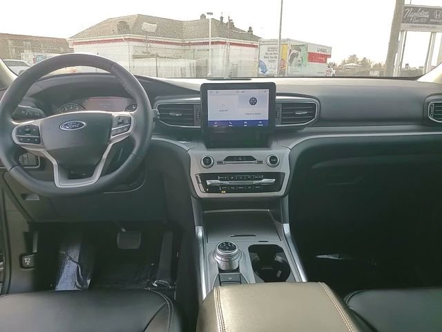 Used 2024 Ford Explorer XLT w/ Equipment Group 202A image 31