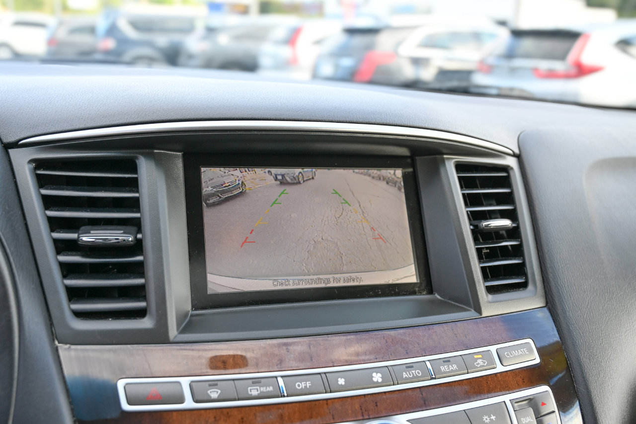 Used 2015 INFINITI QX60 AWD w/ Premium Package image 19