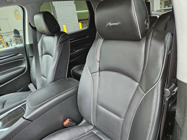 Used 2020 Buick Enclave Avenir w/ Avenir Technology Package AWD/4WD image 24