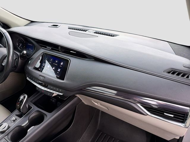 Used 2020 Cadillac XT4 Luxury w/ Cold Weather Package image 27