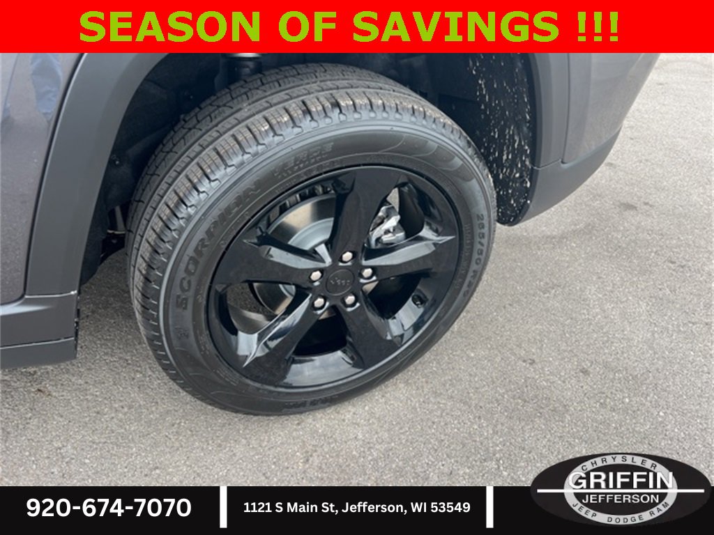 New 2025 Jeep Grand Cherokee Limited w/ Black Appearance Package image 13