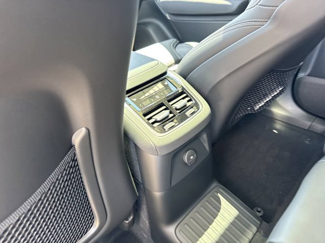 Certified 2025 Volvo XC90 T8 Ultra w/ Protection Package Premier AWD/4WD image 23