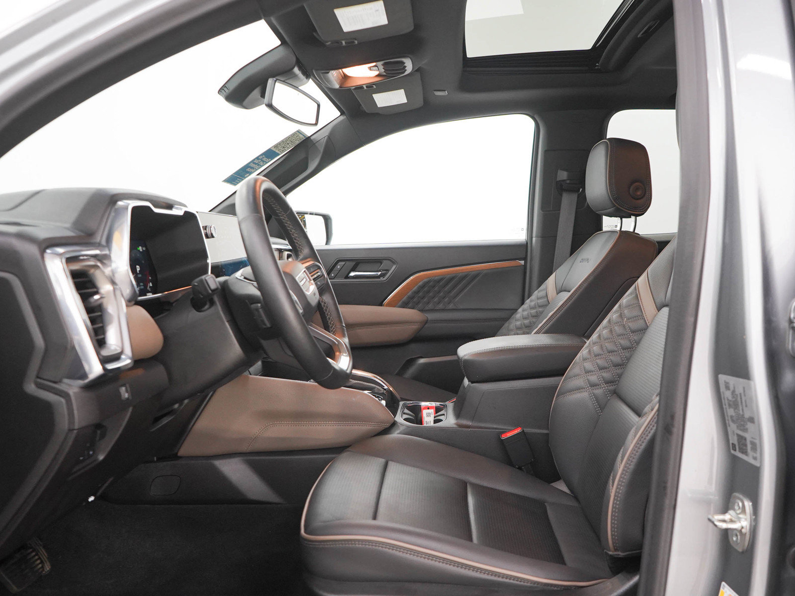 Used 2024 GMC Canyon Denali AWD/4WD image 24