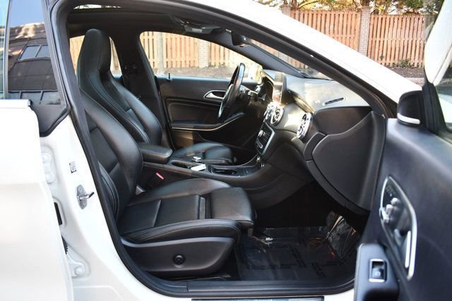 Used 2019 Mercedes-Benz CLA 250 4MATIC w/ Premium Package image 29