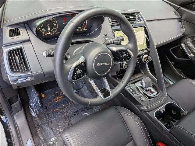 Certified 2024 Jaguar E-PACE R-Dynamic SE image 10