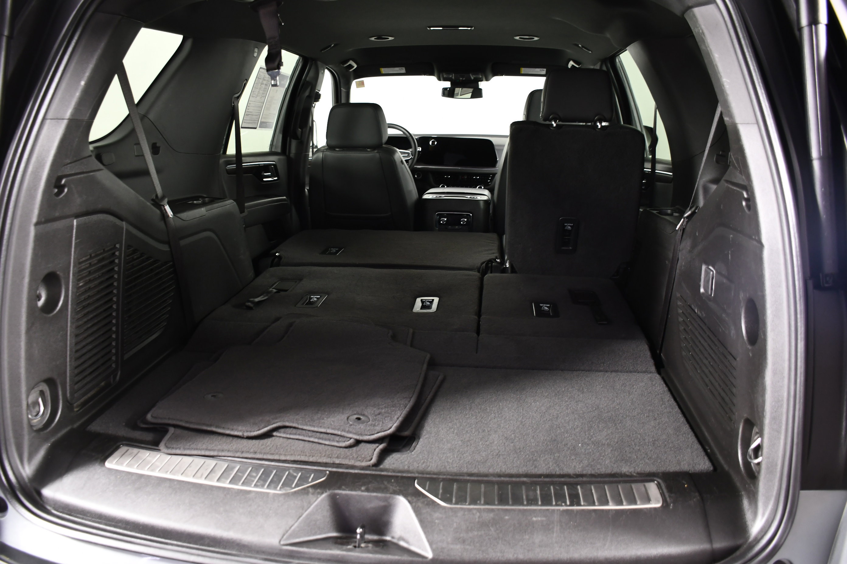 Used 2025 Chevrolet Tahoe Z71 AWD/4WD image 52