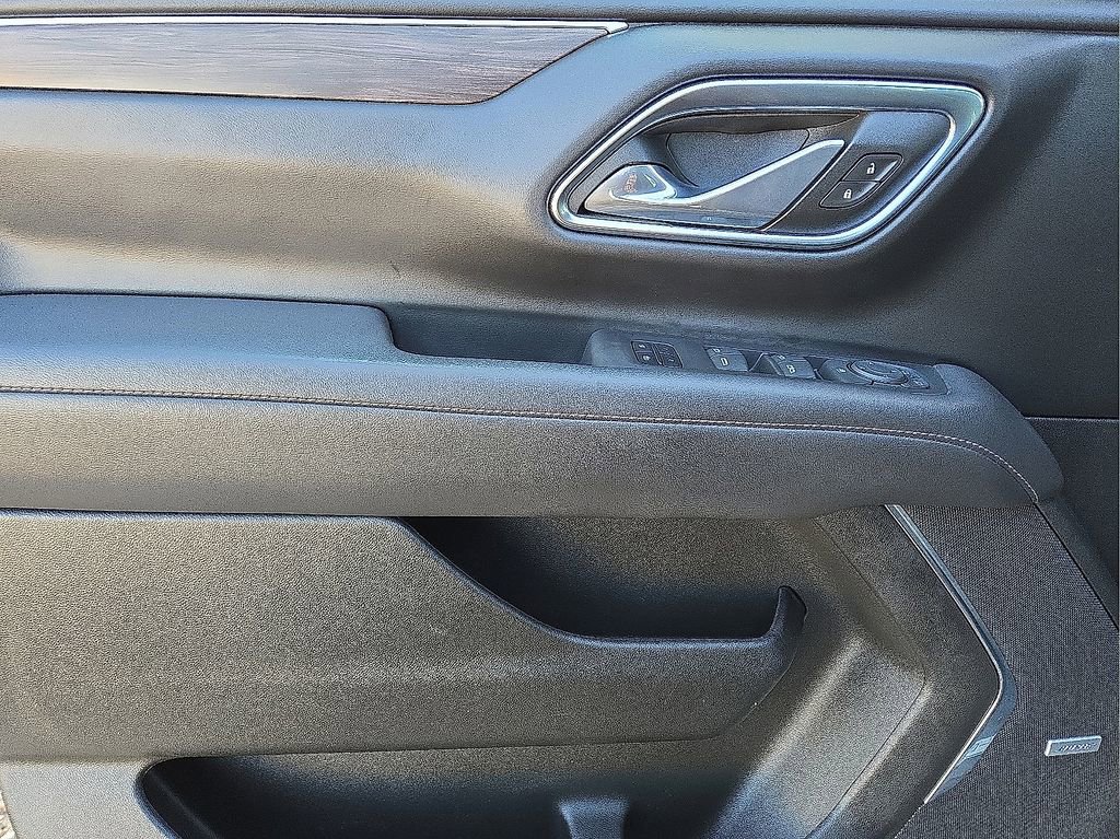 Used 2023 Chevrolet Suburban LT image 22