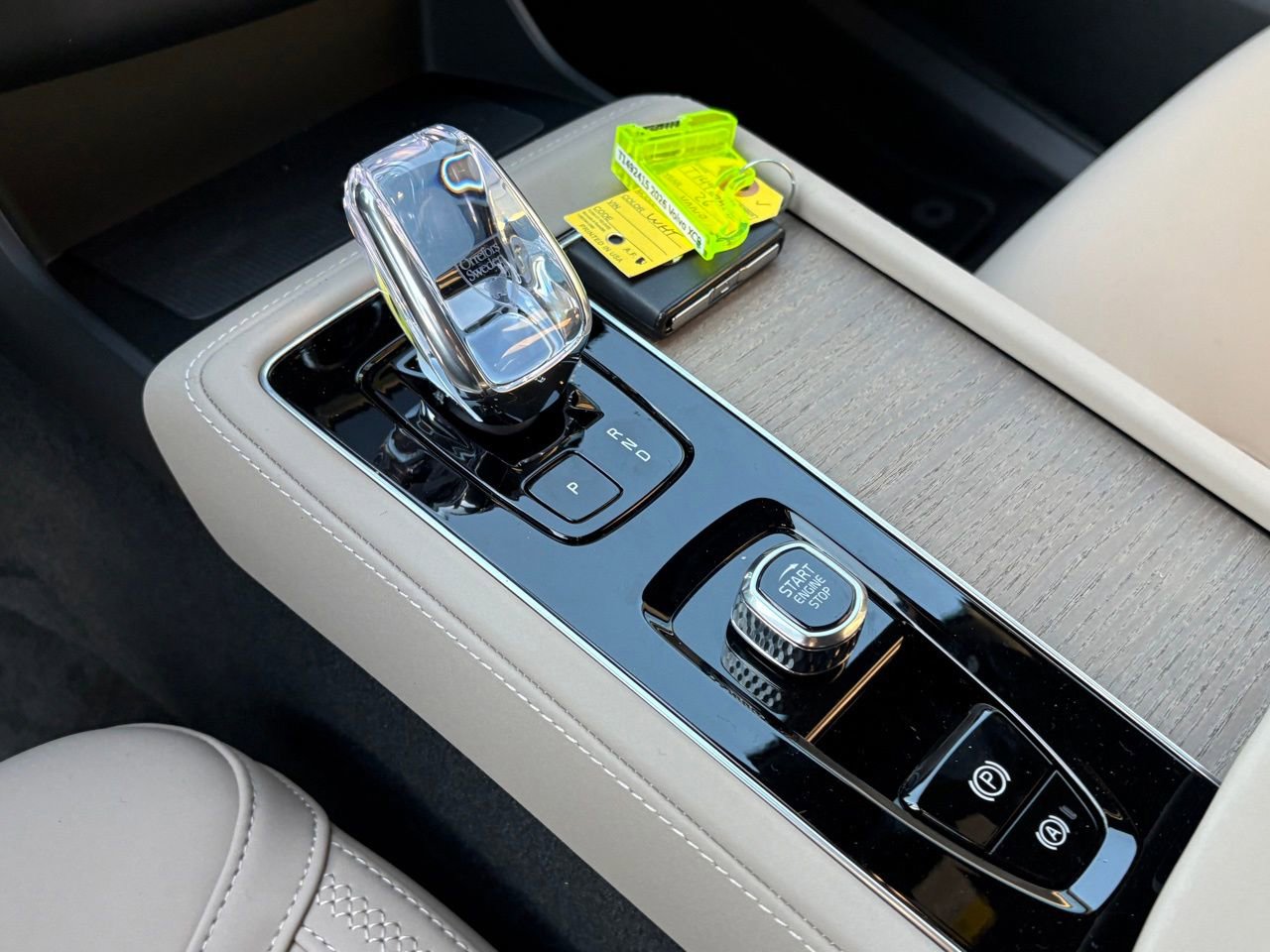 New 2026 Volvo XC90 B6 Plus image 13