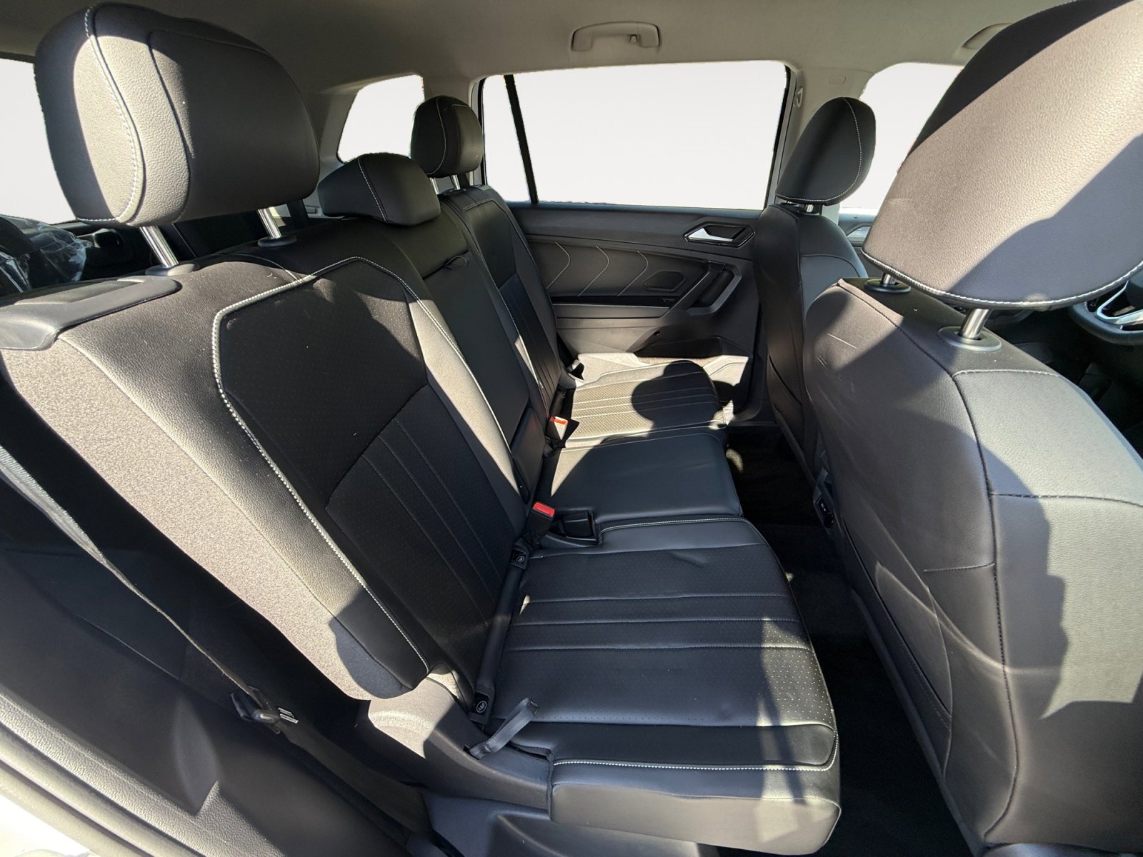 Used 2023 Volkswagen Tiguan SE image 18