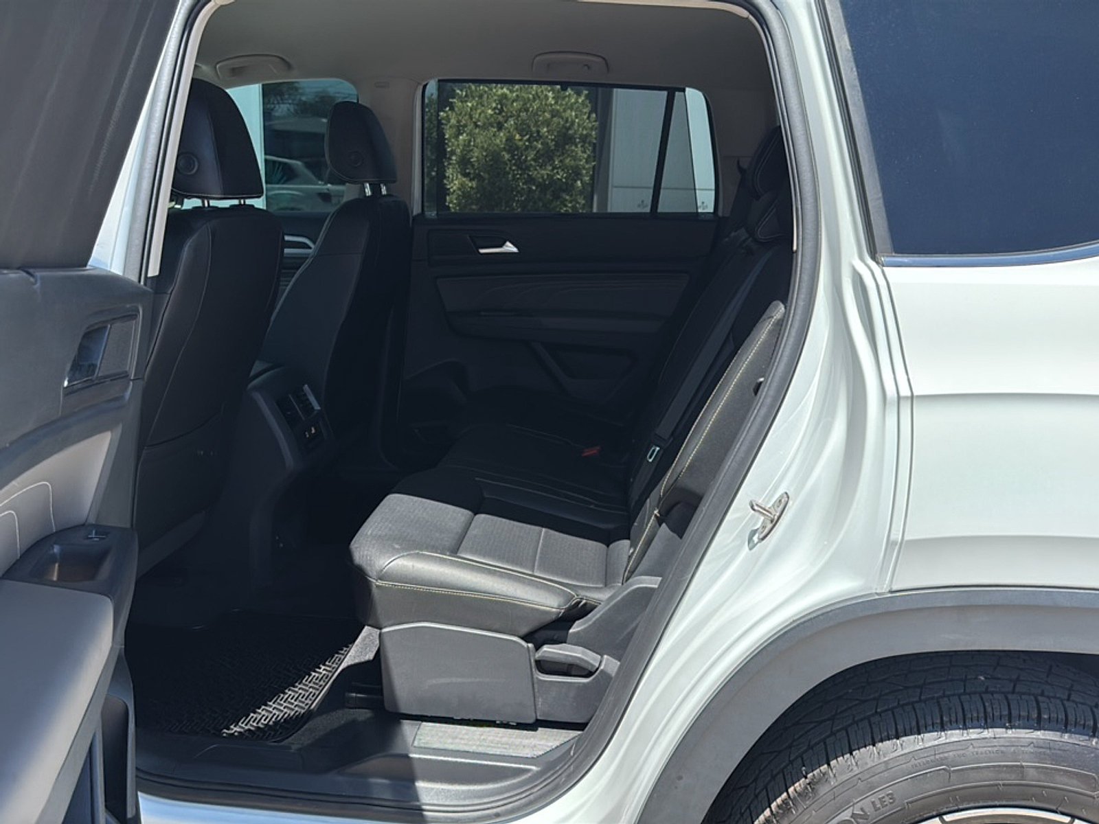 Used 2021 Volkswagen Atlas SE FWD image 20