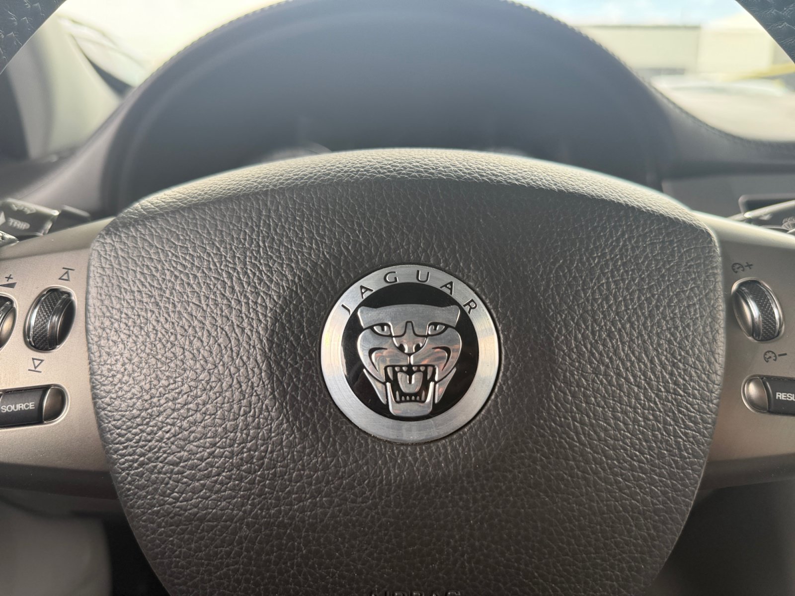Used 2009 Jaguar XF Premium RWD image 22