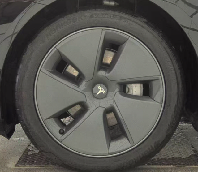 Used 2023 Tesla Model 3 Standard Range RWD image 7
