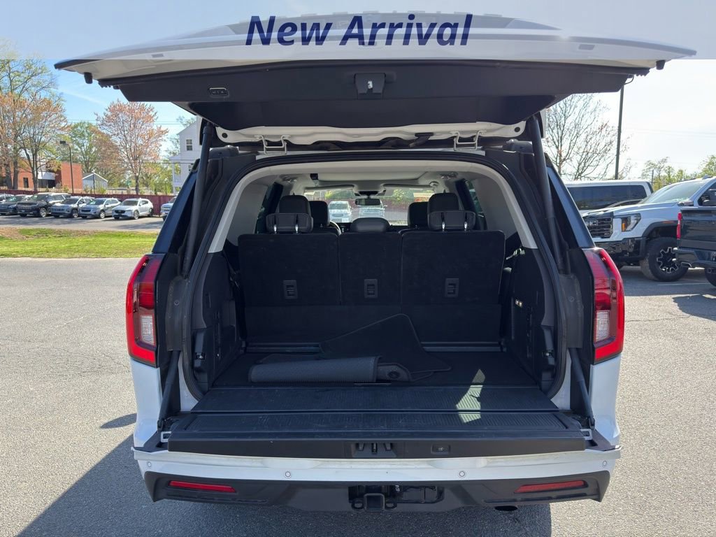 Used 2025 Ford Expedition Active image 6