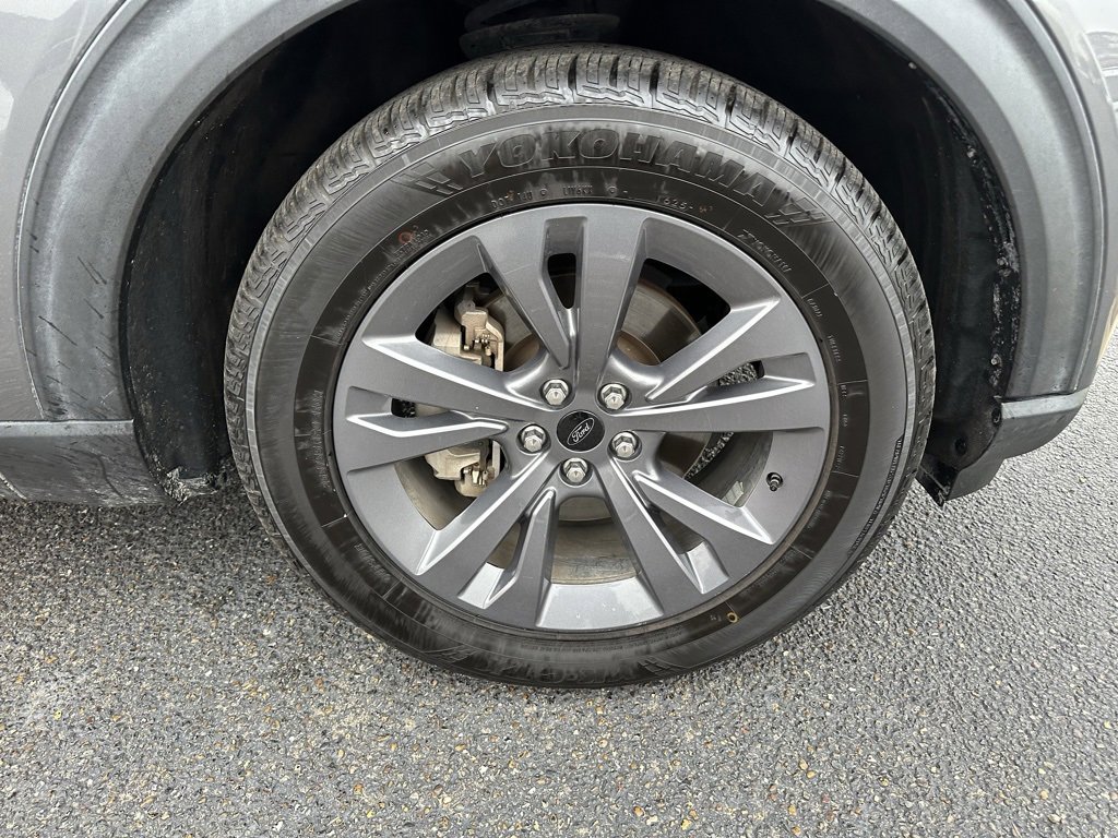 Used 2022 Ford Explorer XLT w/ Equipment Group 202A image 27