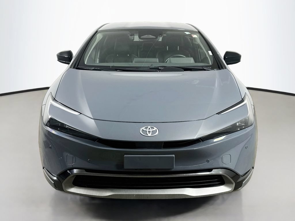 Used 2023 Toyota Prius XLE FWD image 2