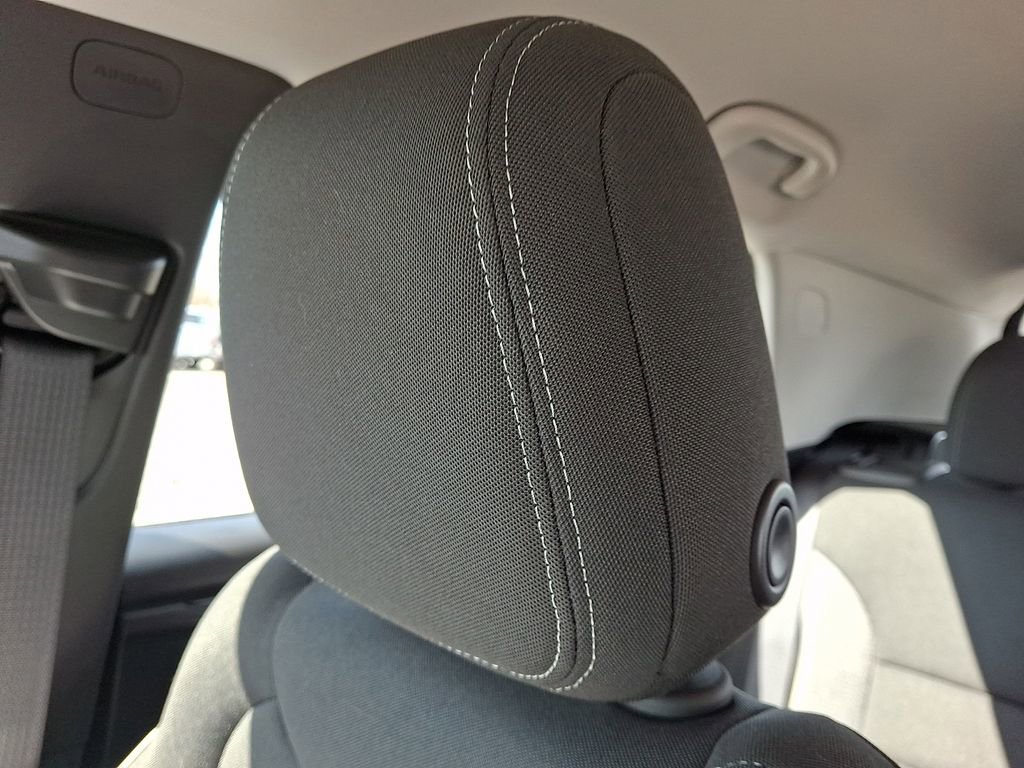 Used 2025 Chevrolet TrailBlazer LS image 18