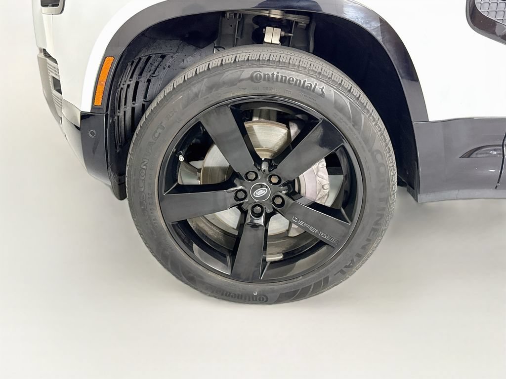Used 2022 Land Rover Defender 110 X-Dynamic SE AWD/4WD image 30