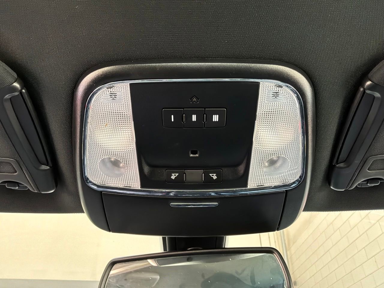 Used 2019 Chrysler 300 S RWD image 16