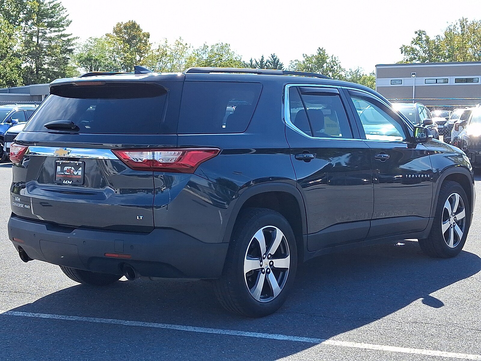 Used 2019 Chevrolet Traverse LT w/ LT Premium Package AWD/4WD image 4