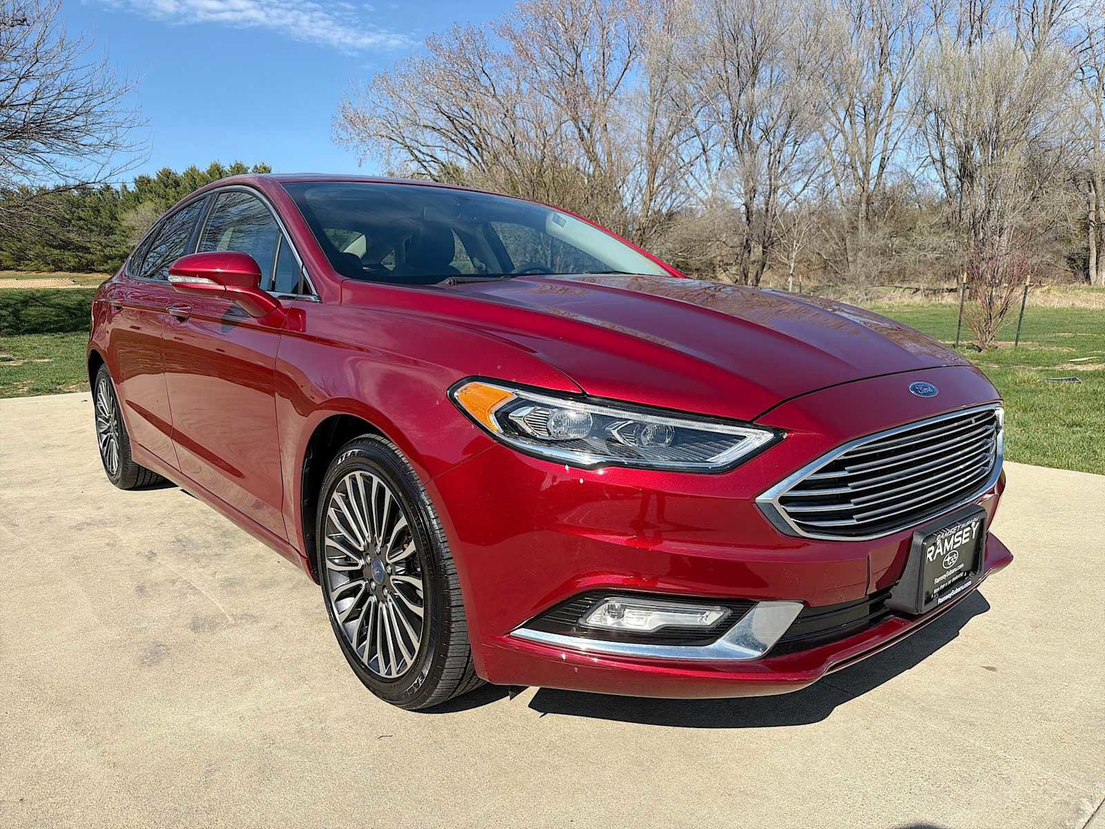 Used 2017 Ford Fusion SE w/ Fusion SE Technology Package image 8