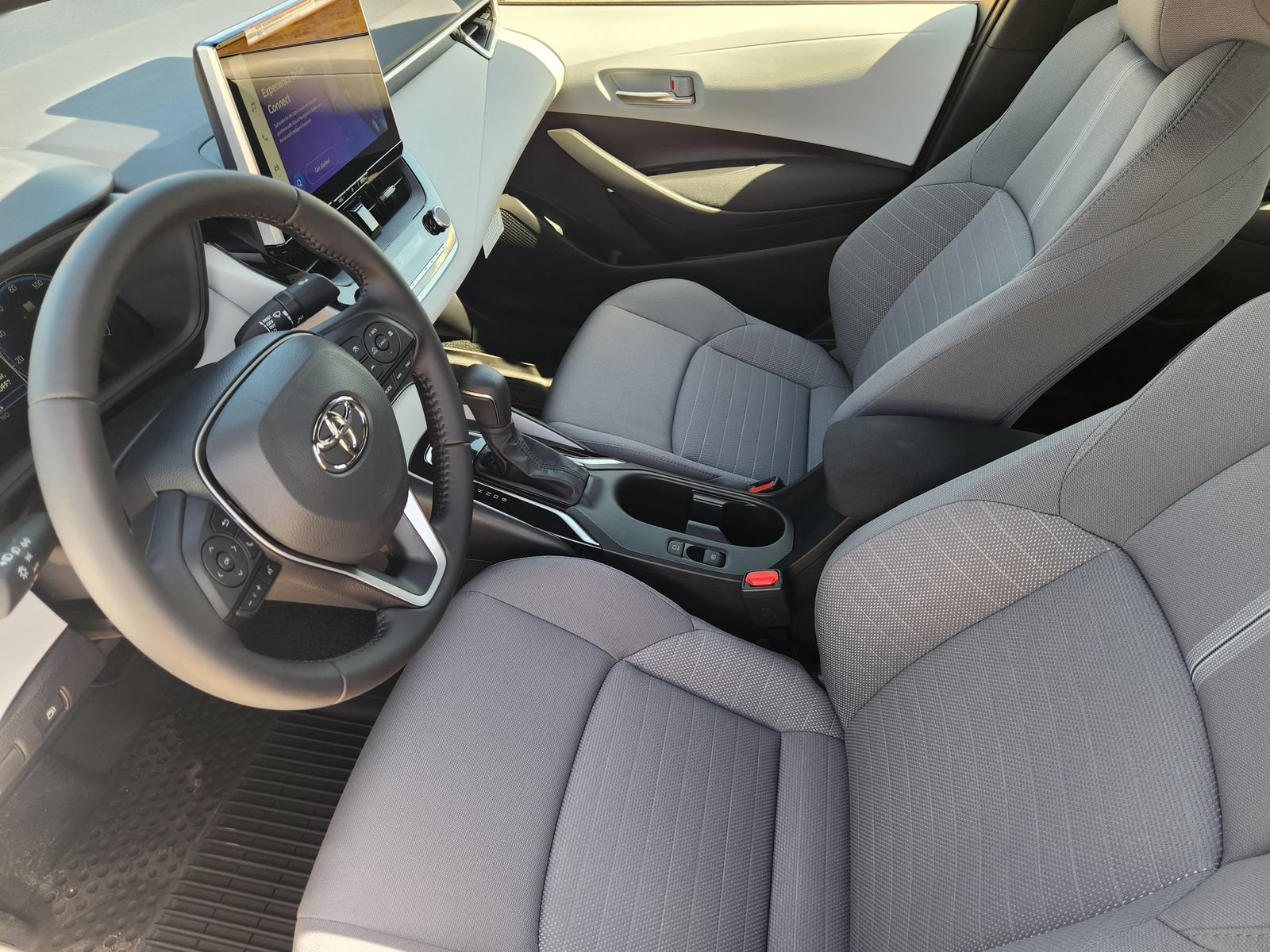 New 2026 Toyota Corolla SE w/ SE Premium Package FWD image 12