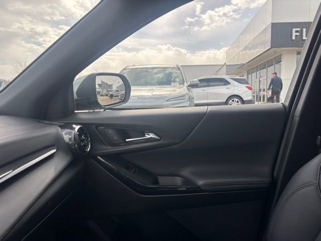 Used 2026 Chevrolet Equinox LT w/ Convenience Package II image 12