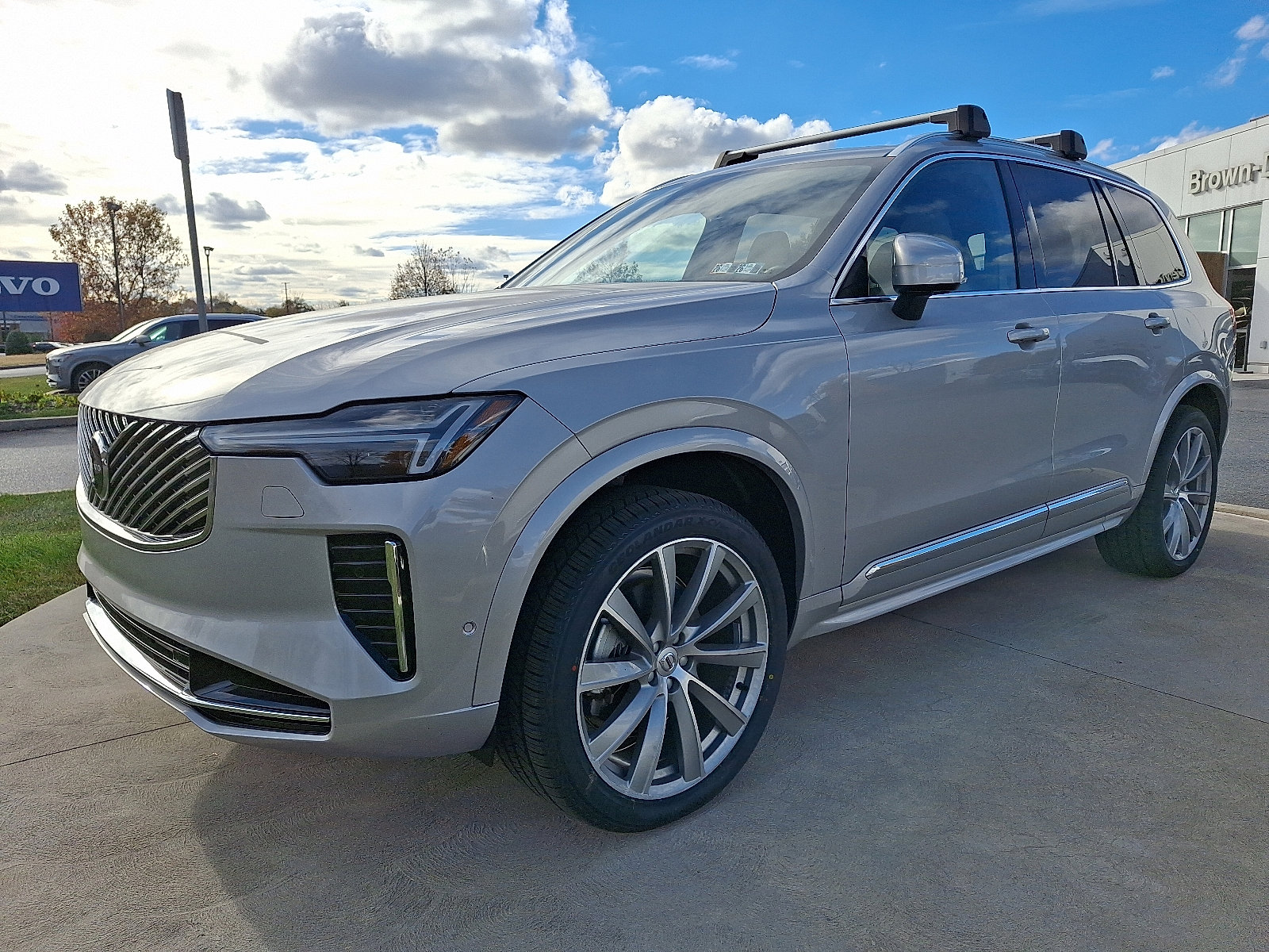 Used 2025 Volvo XC90 B5 Plus image 2