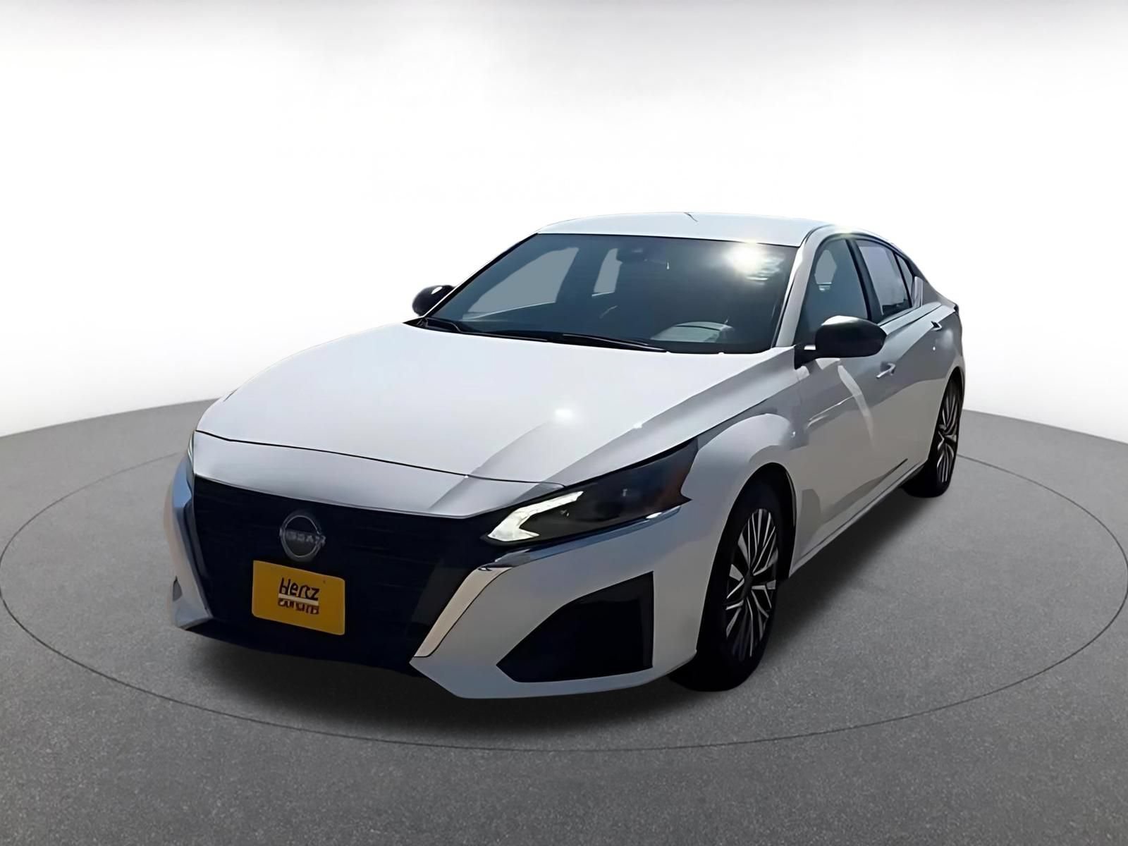 Used 2025 Nissan Altima 2.5 SV FWD image 5