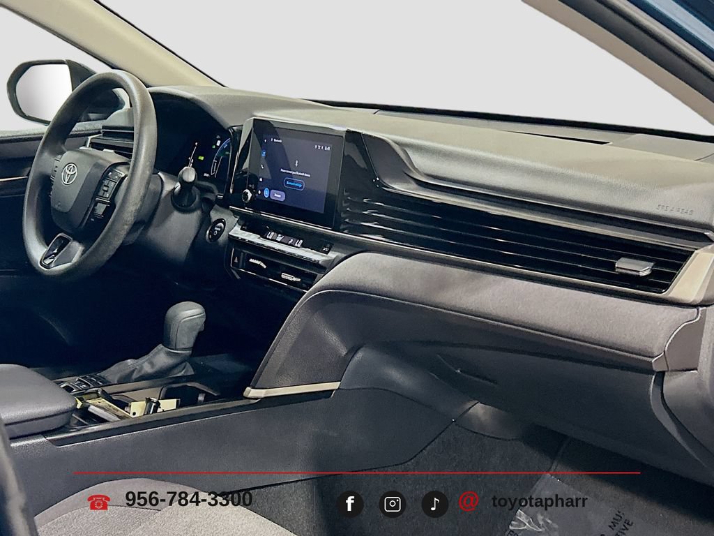Used 2025 Toyota Camry LE w/ Convenience Package FWD image 26