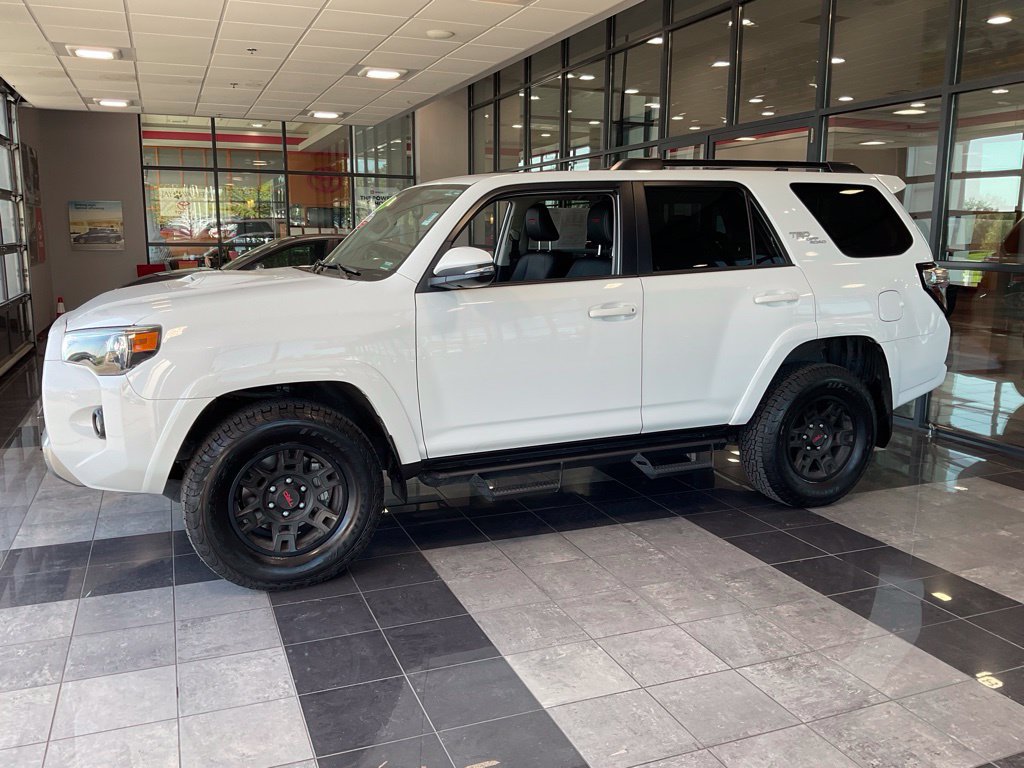 Certified 2024 Toyota 4Runner TRD Off-Road Premium w/ Moonroof Package AWD/4WD image 3