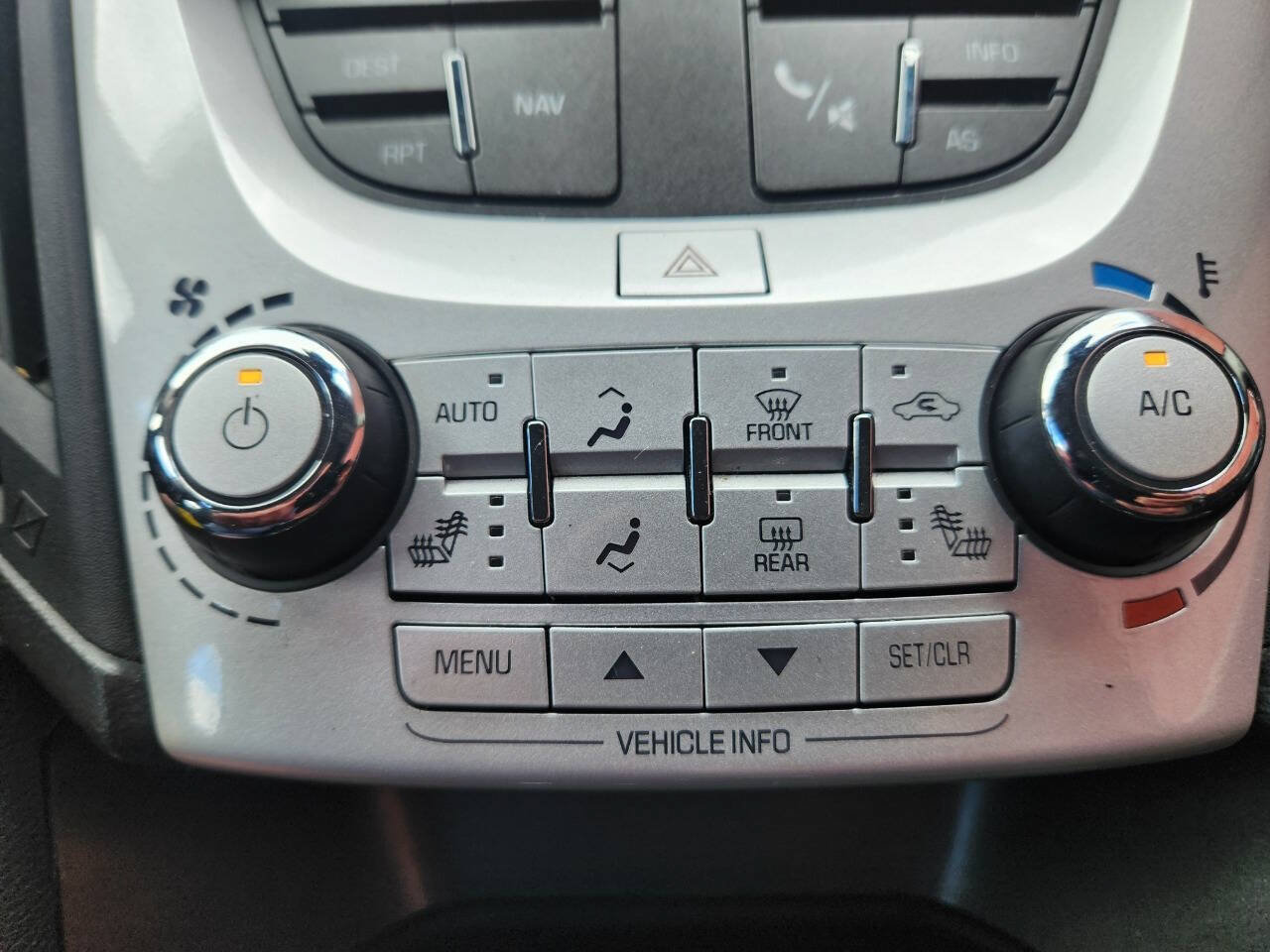 Used 2016 Chevrolet Equinox LTZ w/ Enhanced Convenience Package AWD/4WD image 23