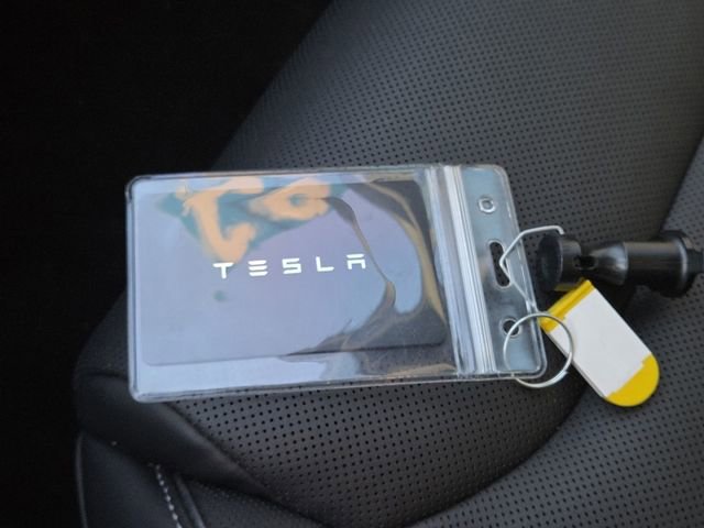 Used 2022 Tesla Model S Plaid image 32