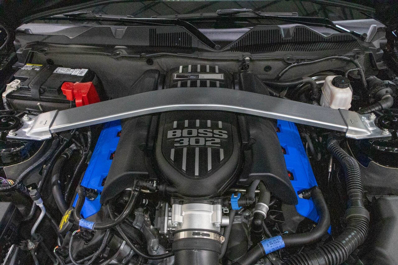 Used 2013 Ford Mustang Boss 302 RWD image 16