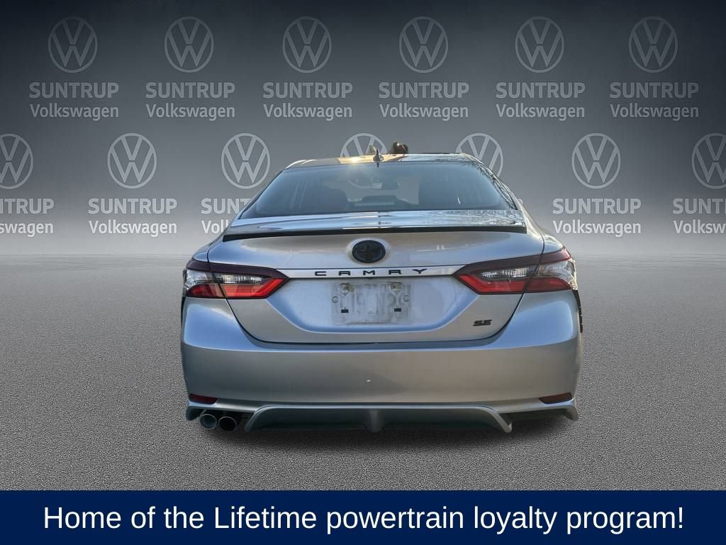 Used 2022 Toyota Camry SE image 4