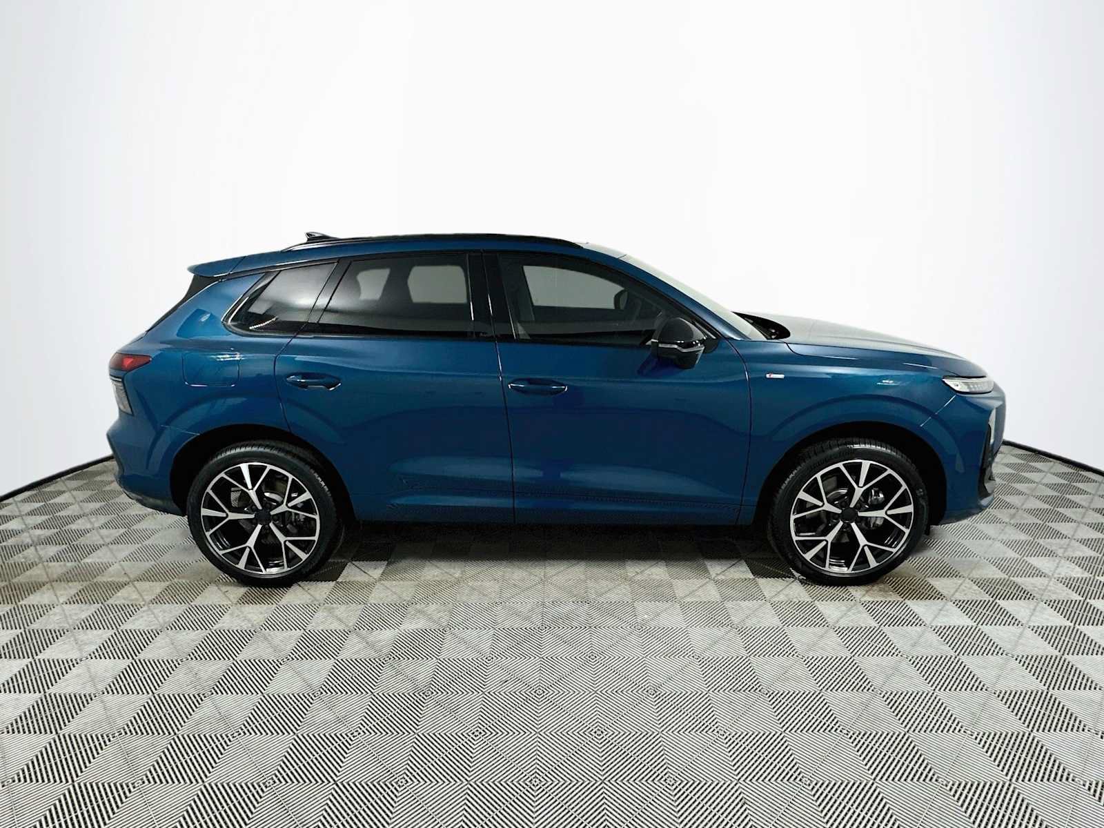 New 2026 Audi Q3 quattro 2.0T AWD/4WD image 8