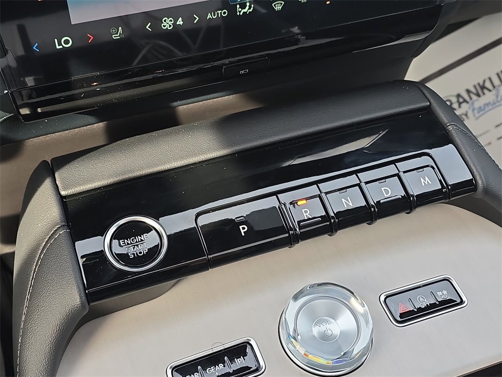 New 2025 Lincoln Navigator L Reserve w/ Jet Appearance Package image 25