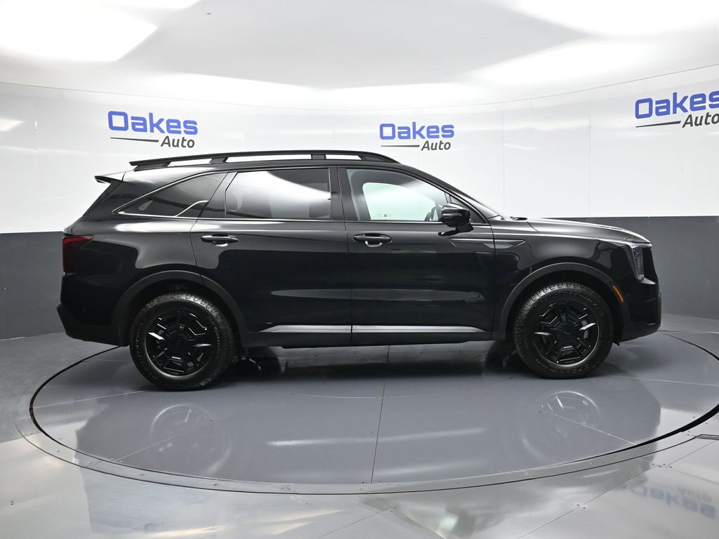 Certified 2025 Kia Sorento SX Prestige w/ Sage Leather Package image 9
