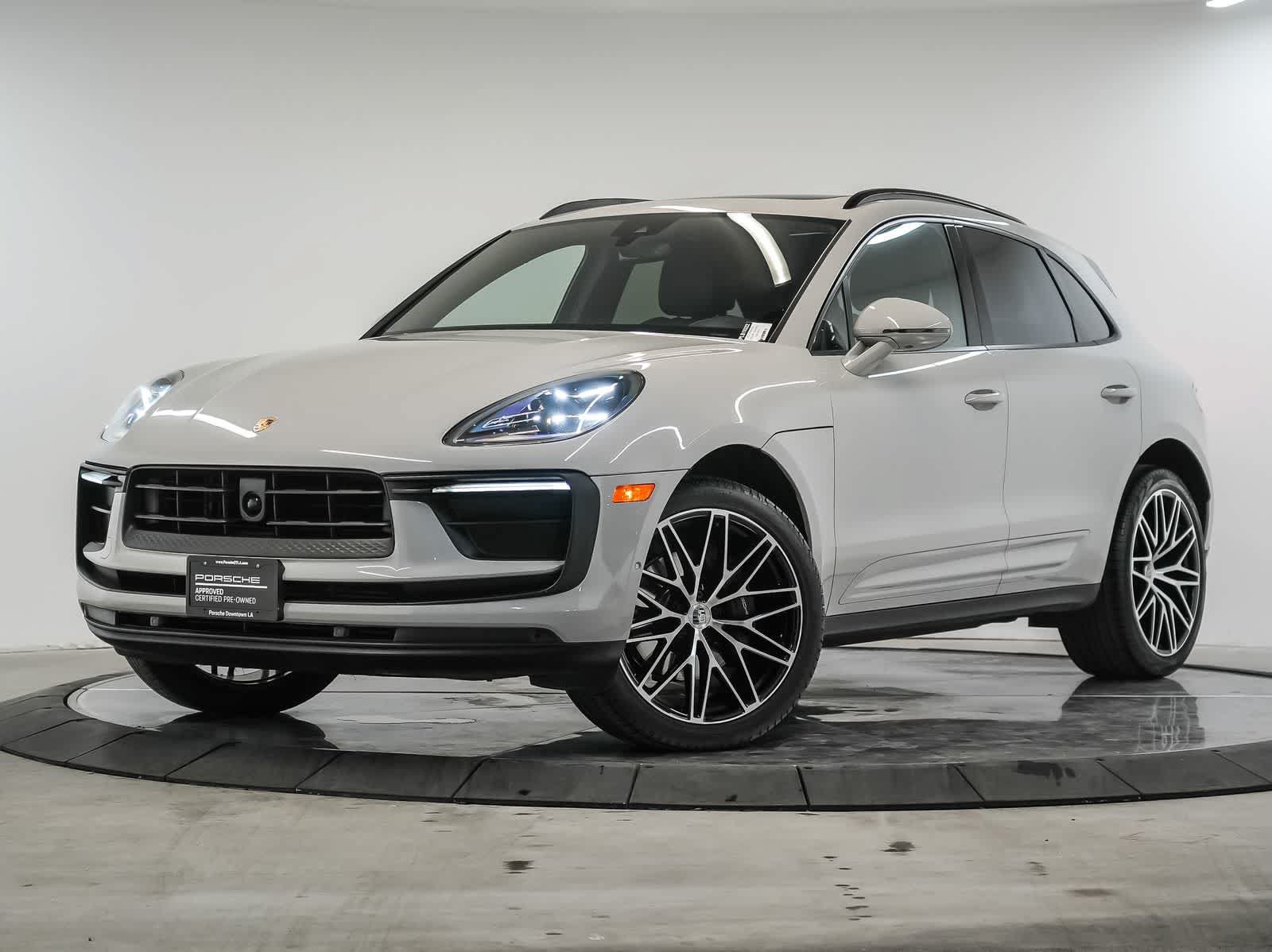 Certified 2023 Porsche Macan AWD/4WD image 1